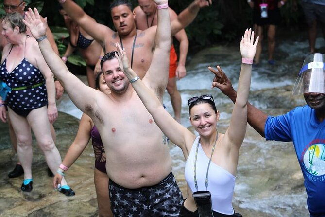 private-customize-tour-to-bob-marleys-nine-mile-and-dunns-river-falls-2