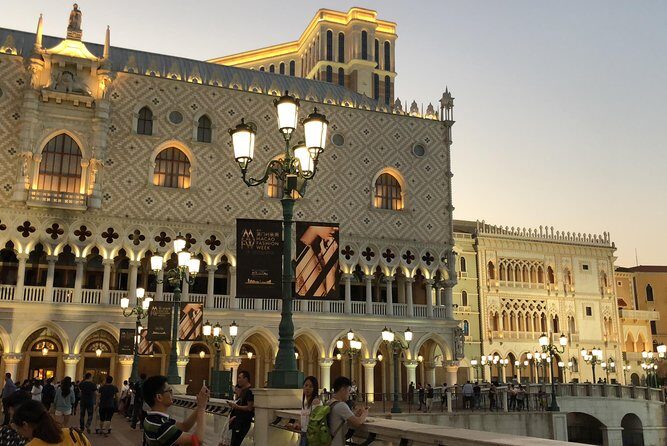 Private Customized Macau Day Tour from Hong Kong - Detailed Breakdown of the Itinerary