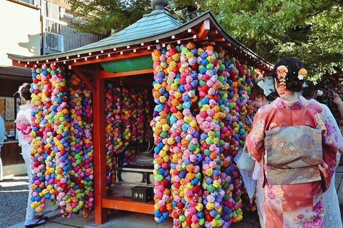 Private Custumized Walking Tour with a Local Guide - The Experience of a Knowledgeable Guide