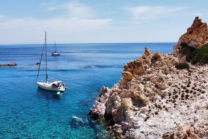 private-daily-sailing-cruise-to-discover-the-highlights-of-milos