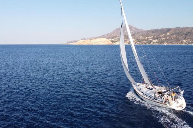 private-daily-sailing-cruise-to-discover-the-highlights-of-milos