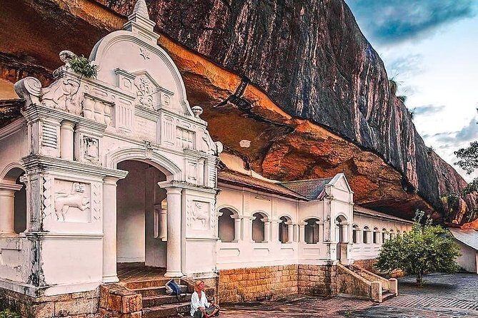 Private Dambulla & Kaudulla National Park Day Tour From Colombo - FAQ