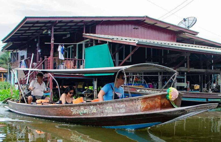 private-damnoen-saduak-floating-market-railway-wat-more