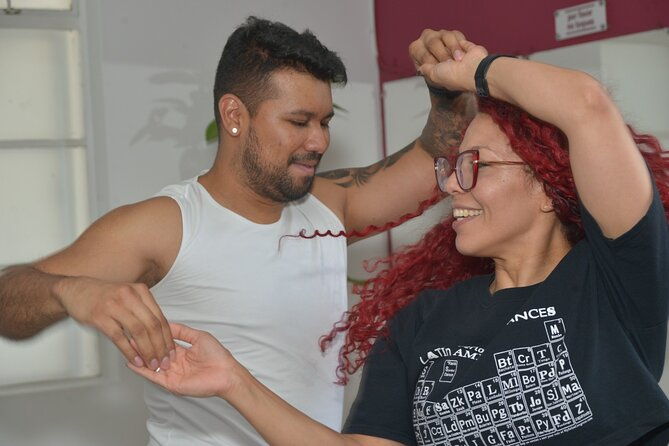 private-dance-and-spanish-class-experience-in-medellin