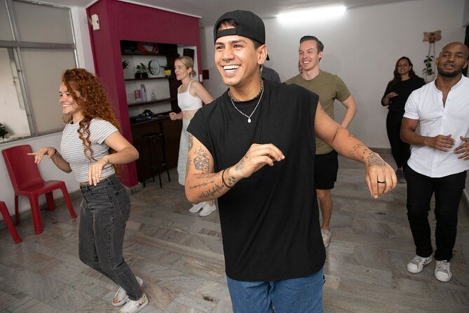 private-dance-and-spanish-class-experience-in-medellin