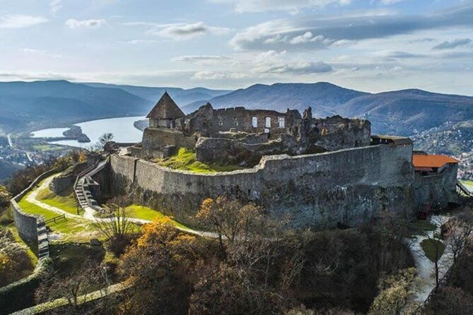 private-danube-bend-visegrad-and-szentendre-tour-with-transport