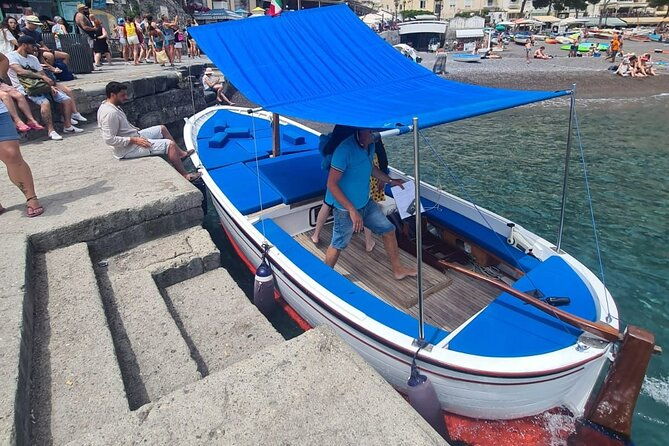 private-day-aboard-a-typical-boat-from-positano-to-amalfi