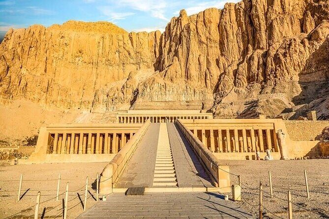 Private Day from Cairo to Luxor by plane with hotel,balloon,west,east and lunch - FAQ