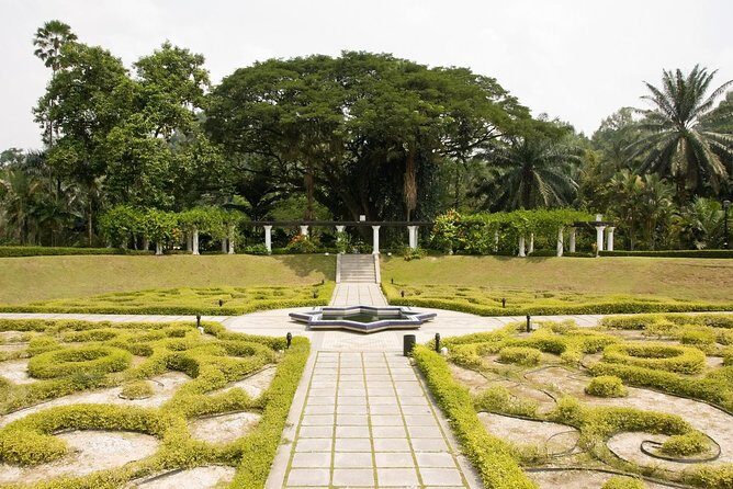 Private Day Kuala Lumpur Photographic Tour With Petronas Twin Tower & Batu Caves - Practical Details and Value