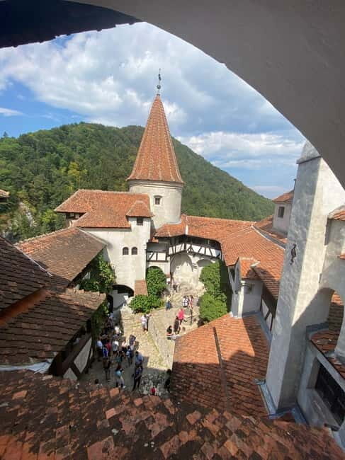 Private Day Tour from Bucharest to Dracula's Castle - Key Points
