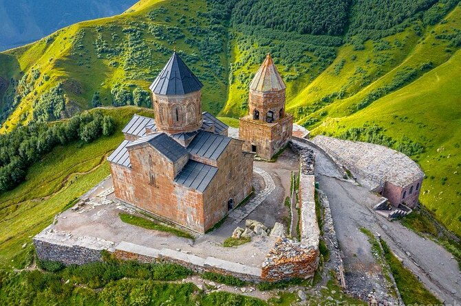 private-day-tour-from-tbilisi-to-kazbegi-and-gudauri