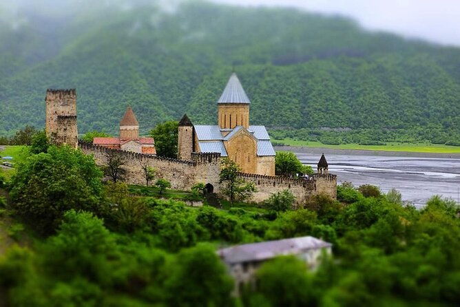 private-day-tour-from-tbilisi-to-kazbegi-and-gudauri