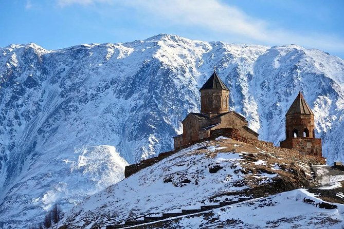 private-day-tour-in-kazbegi-stepantsminda