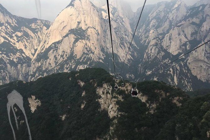 Private Day Tour: Mountain Huashan with Local Food - Key Points