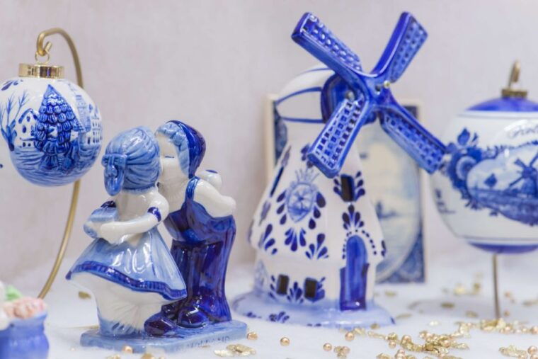 private-day-tour-of-amsterdams-old-town-highlights-by-car-2