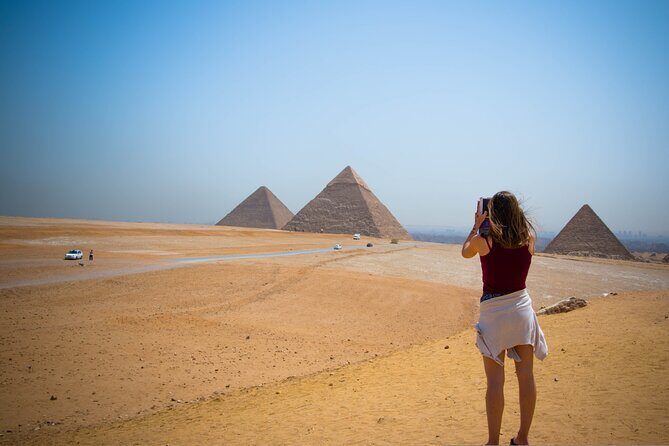 Private Day Tour of Giza Pyramids, Egyptian Museum, and Bazaar" - An In-Depth Look at the Itinerary