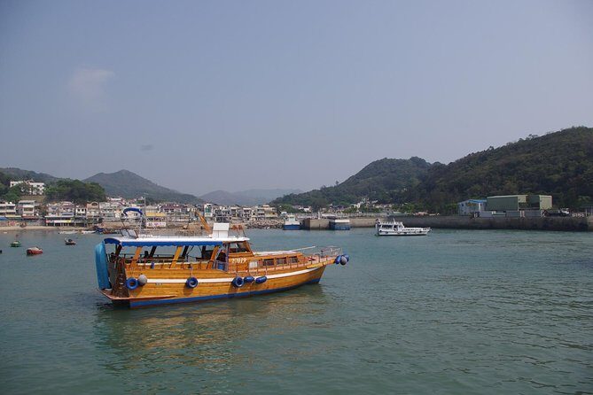 Private Day Tour Of Hong Kong: Lamma Island Including Transfer - Who Is This Tour Best Suited For?