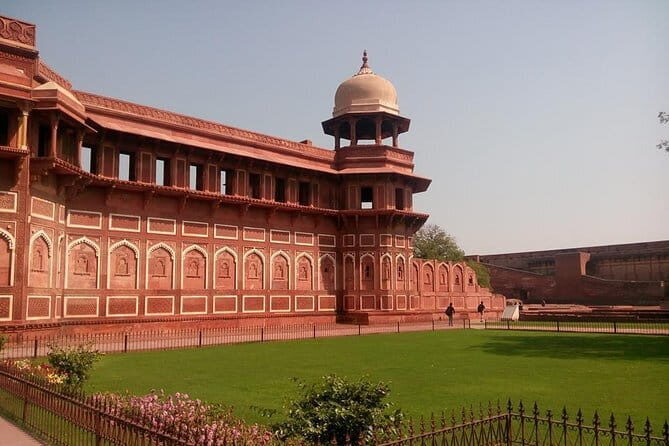 Private Day Tour Of Taj Mahal And Agra Fort By Superfast Train All Inclusive - Key Points