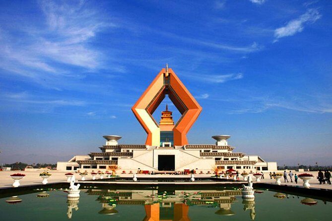 Private Day Tour: Qianling Mausoleum and Famen Temple - Key Points