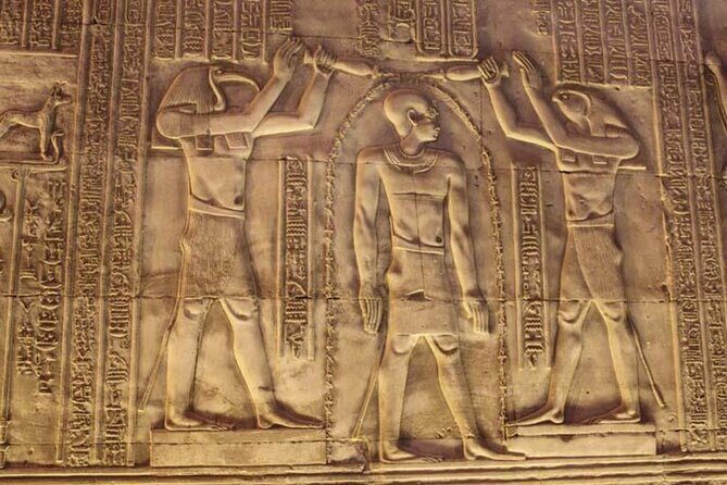 Private Day Tour to Edfu and Kom Ombo Temples from Luxor - Exploring Kom Ombo: The Unique Double-Temple