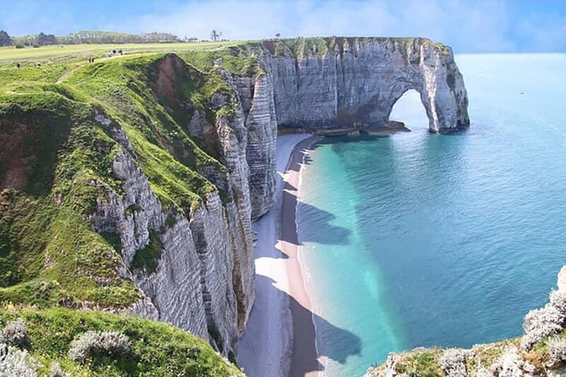 Private Day Tour to Étretat and Honfleur, Normandys Coast - Discovering the Natural Wonder of Étretat