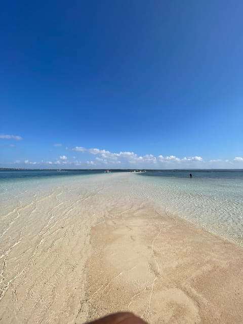 private-day-tour-to-pink-beach-sand-island-gili-petelu