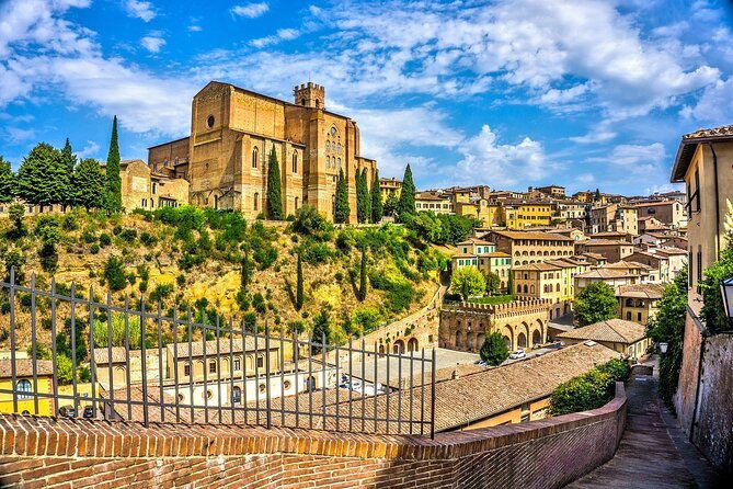 private-day-trip-from-florence-to-montepulciano-siena-and-back
