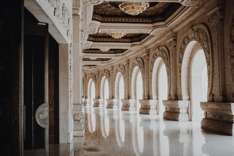 private-day-trip-from-munich-to-linderhof-palace-and-back