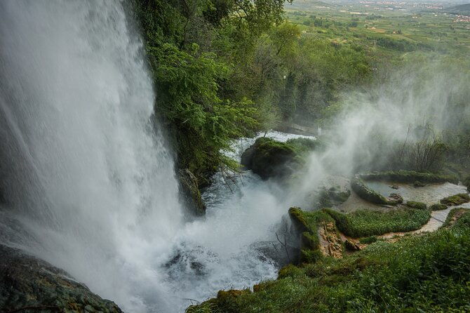private-day-trip-from-thessaloniki-to-vergina-naousa-and-edessa