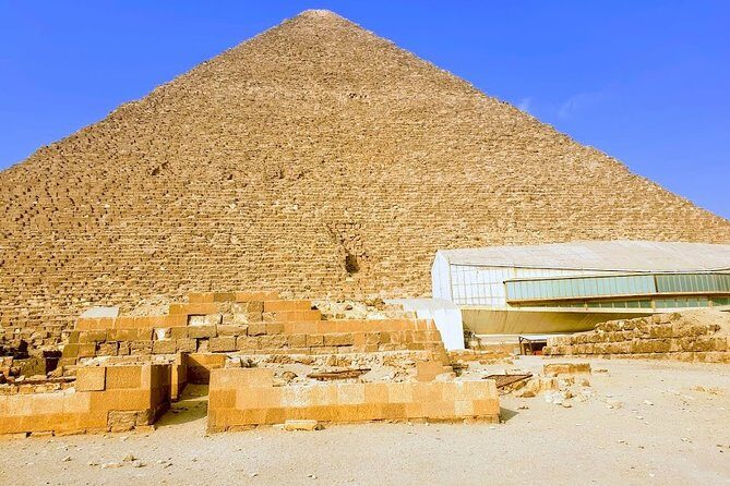 Private day trip to Cairo from Hurghada - Lunch and Local Flavors