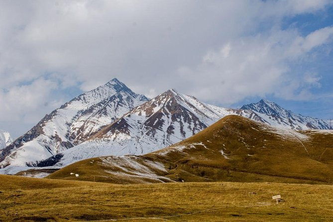 private-day-trip-to-kazbegi-the-most-popular-tour-in-georgia