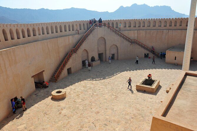 Private Day Trip to Nizwa & Jabal Shams (The Grand Canyon of Oman) - The Heart of the Day: Jabal Shams and The Grand Canyon of Oman