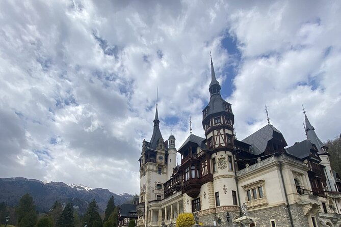 private-day-trip-to-peles-palace-draculas-castle-and-brasov