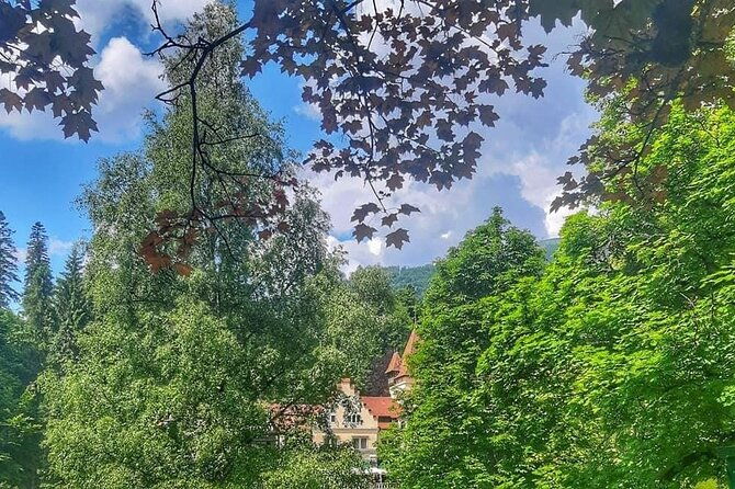 private-day-trip-to-peles-palace-draculas-castle-and-brasov