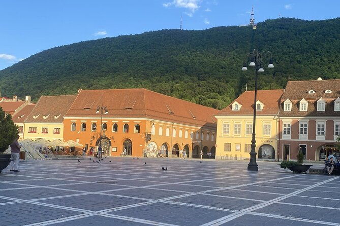 private-day-trip-to-peles-palace-draculas-castle-and-brasov