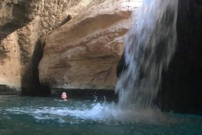 Private Day Trip to Wadi Shab & Bimmah Sinkhole Price Up To 5 Persons - Authentic Insights from Travelers