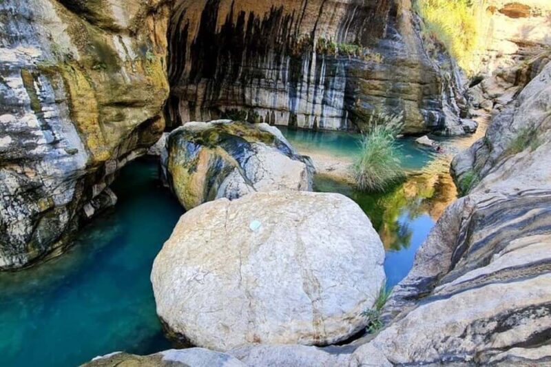 Private Day Trip to Wadi Tiwi, Fins Beach, Bimmah Sinkhole - Fins Beach: The White Sands Paradise