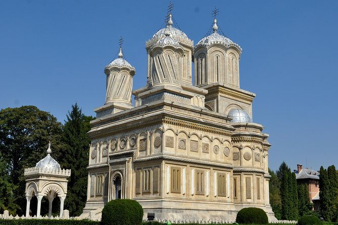 private-day-trip-true-castles-of-vlad-dracula-and-transfagarasan-road