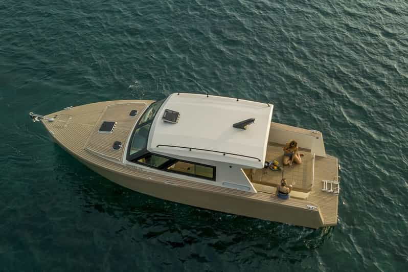 private-day-with-our-lux-speedboat-5-star-enjoyment
