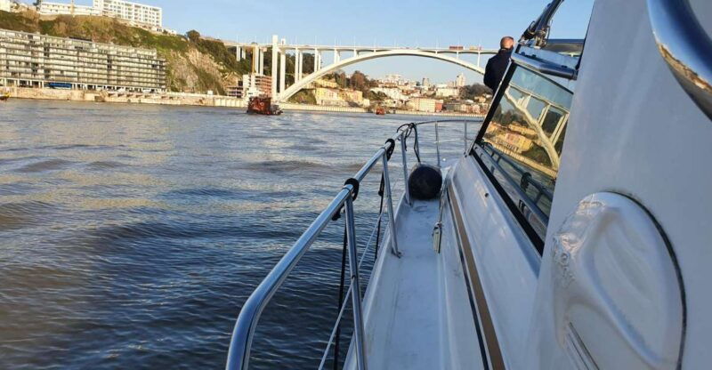 private-daytime-sunset-night-tour-on-luxury-yacht-in-porto