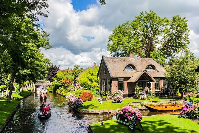private-daytrip-to-zaanse-schans-giethoorn-incl-1-h-canaltour