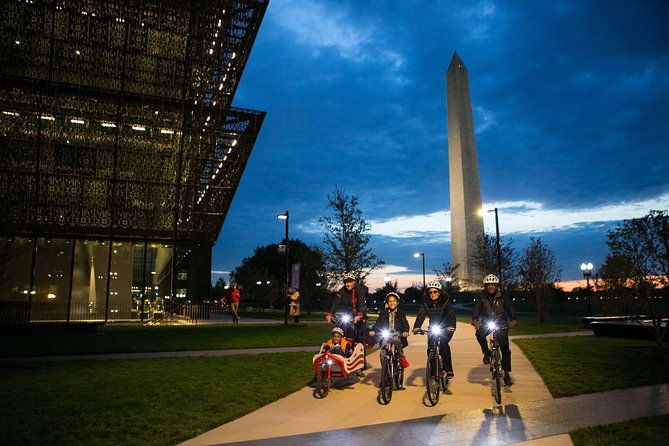 private-dc-monuments-at-night-bike-tour