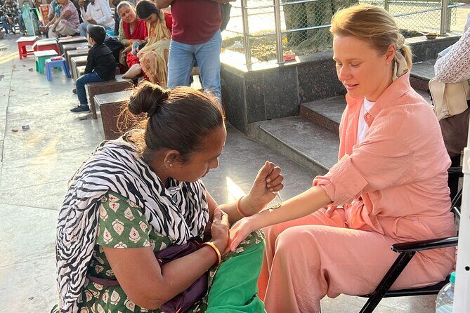 Private Delhi City Tour With Guide, Ac Transport & Entry Fee - Stop 5: Gurudwara Bangla Sahib