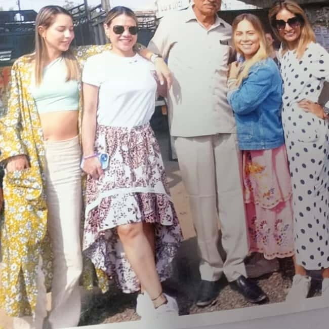 Private Delhi Sightseeing Tour By Car Official Tour Guide - Key Points