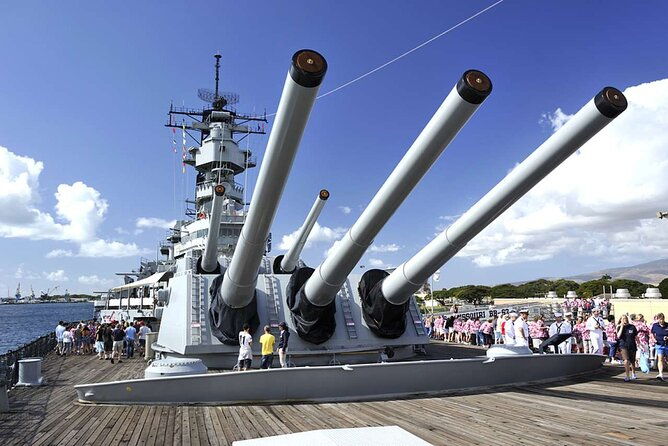 private-deluxe-arizona-memorial-and-uss-missouri-battleship-tour