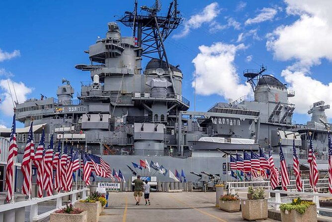 private-deluxe-arizona-memorial-and-uss-missouri-battleship-tour