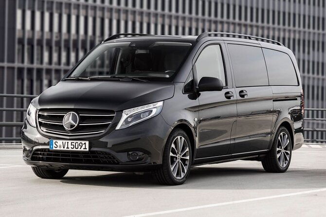 private-departure-from-bari-or-brindisi-city-to-bari-bri-airport