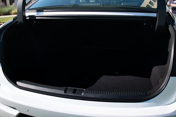 Private Departure from Tokyo City to Haneda Airport HND by Sedan - The Sum Up