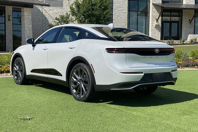 private-departure-from-tokyo-city-to-narita-airport-nrt-by-sedan