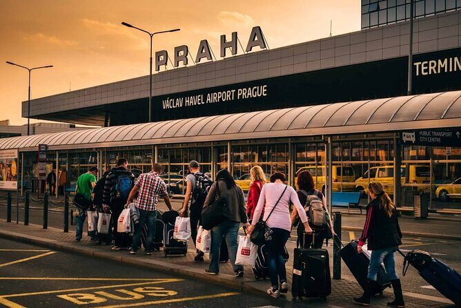 Private Departure Transfer: Prague Airport - Timing and Flexibility
